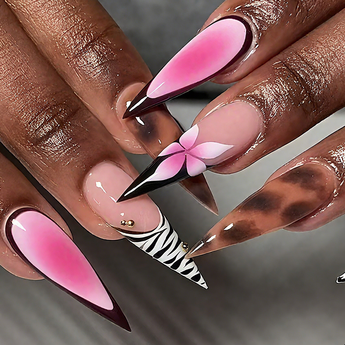 Nude fake nails with pink blue - Nail Art Pink recension och pris